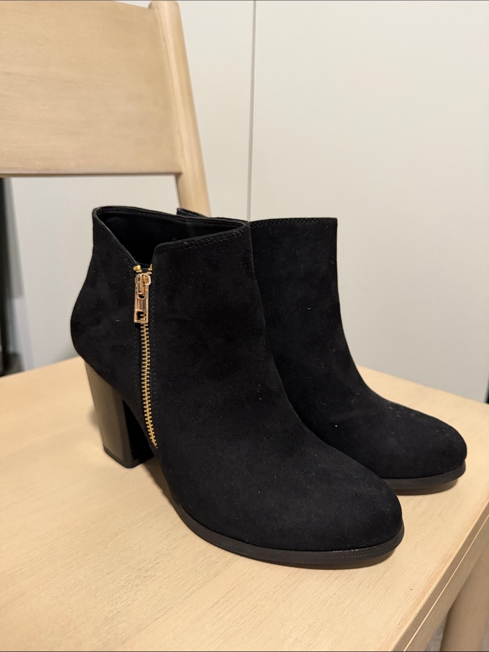 Call It Spring Black Faux Suede Ankle Boots Gold Zip Women’s Size 10